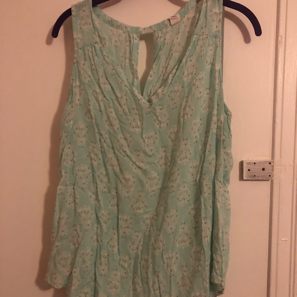 Old Navy top